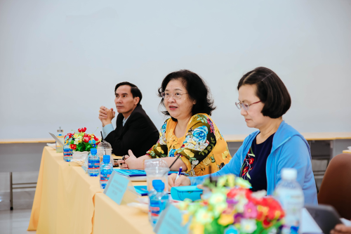 Thẩm định 02 đề tài NCKH và 3 giáo trình ngoại ngữ mới